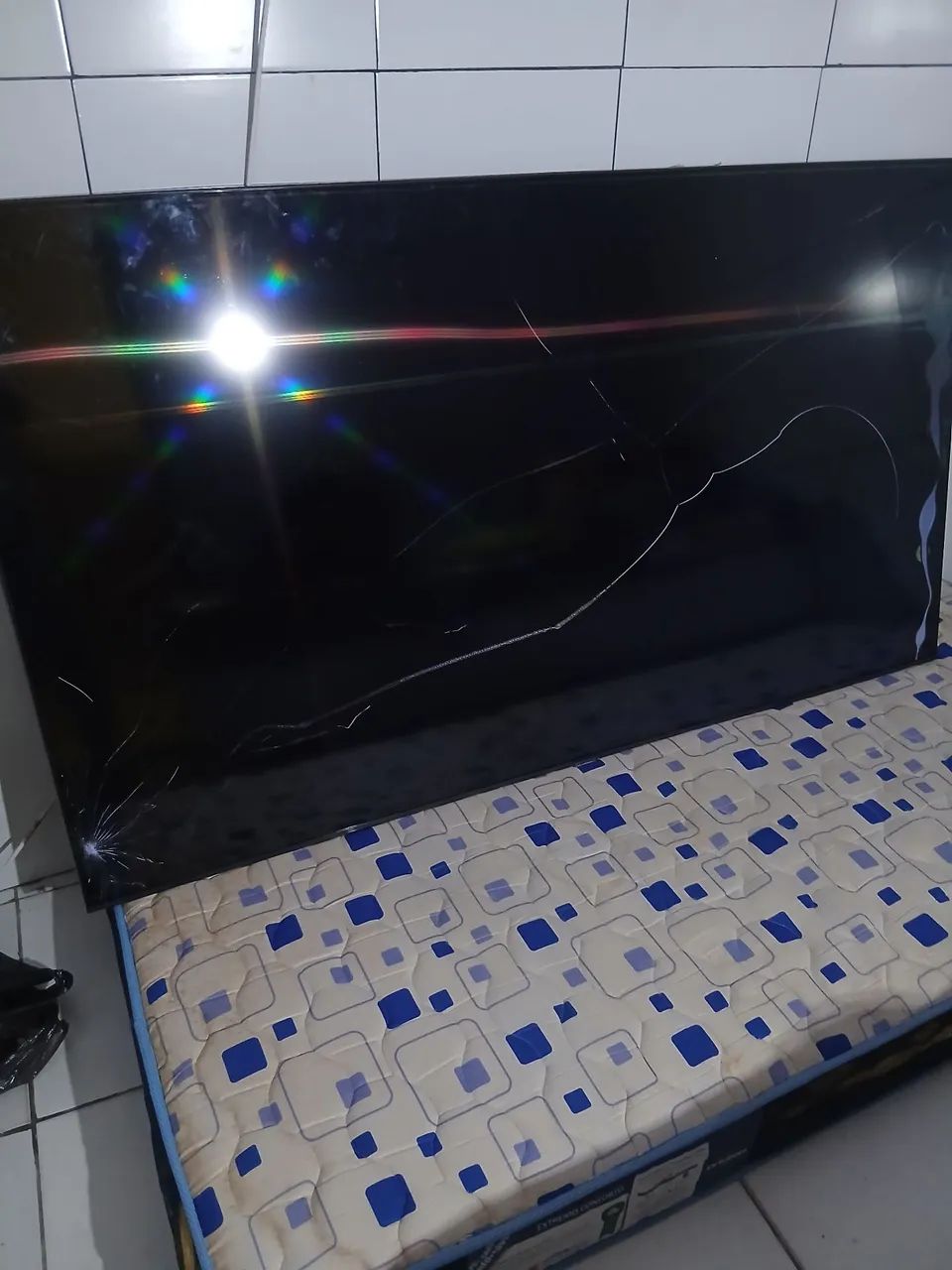 TV Samsung 75 polegadas pra reparo 