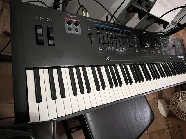 Kurzweil K2700 