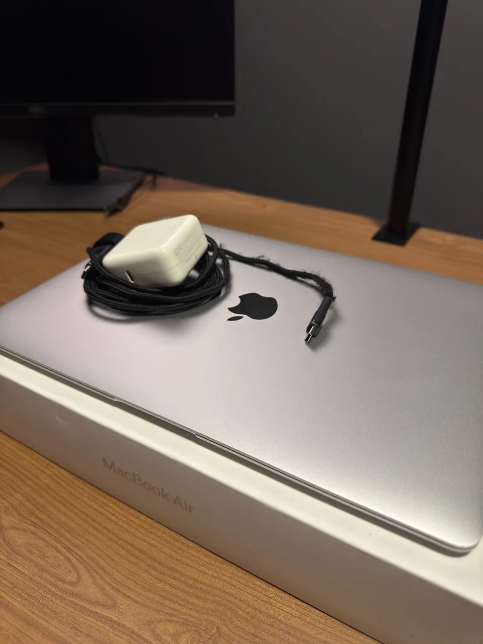 MacBook Air M1 2020 8GB 256GB Prata | Impecável | Completo na