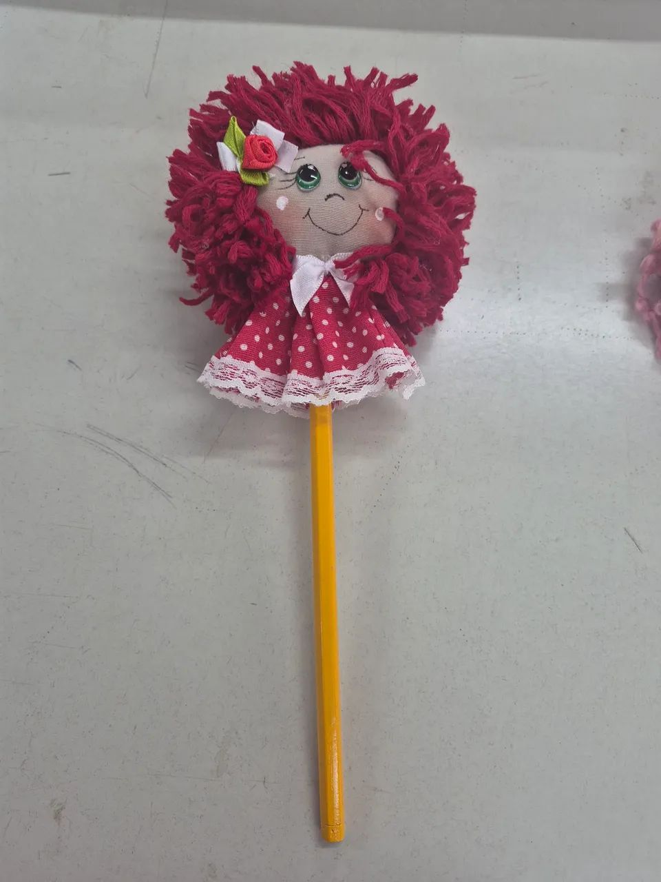Ponteira para lápis ou caneta de Mini boneca de pano - Foto 3