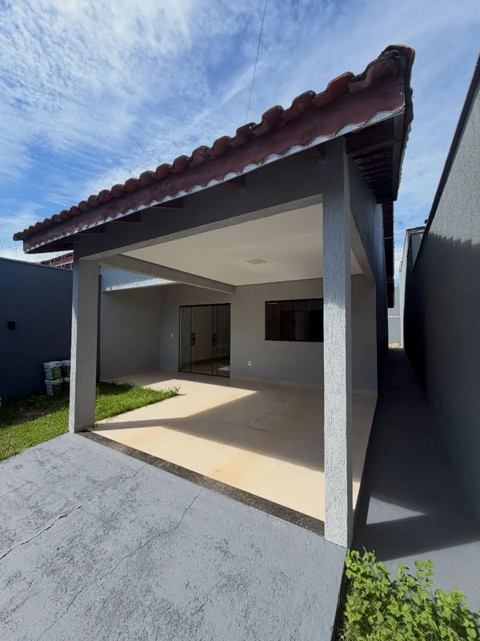 CASA COM 3 QUARTOS 