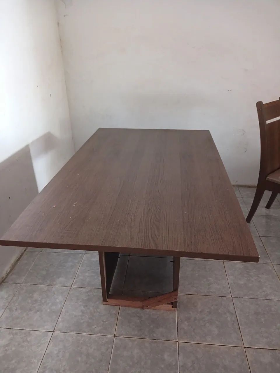 Vende-se mesa com 6 cadeiras acolchoada para reforma