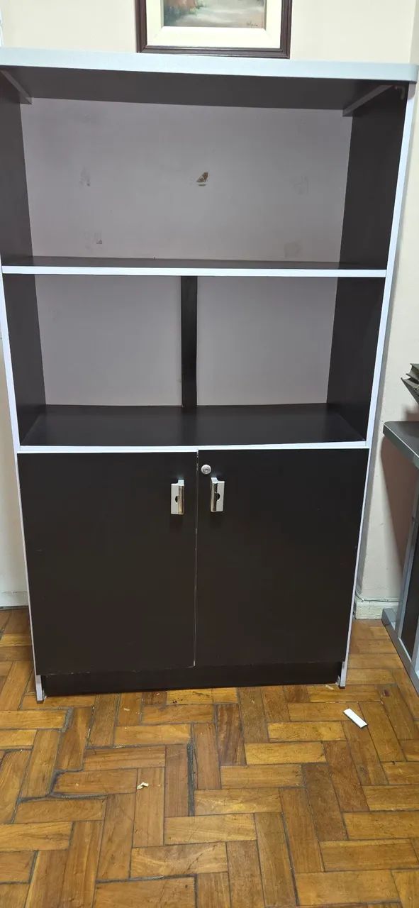 Mesa e armario escrit ório - Foto 2