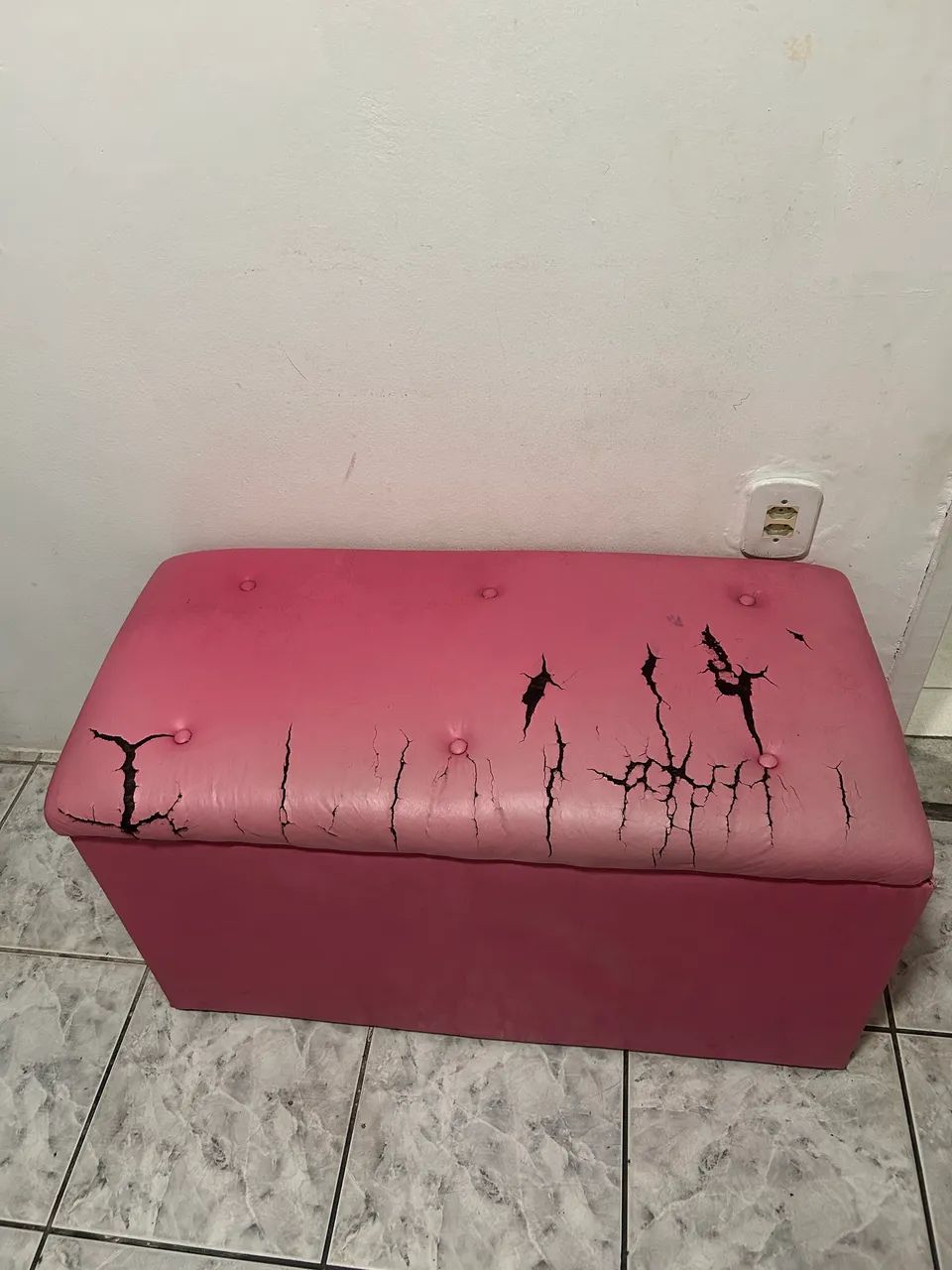 Puff Baú Rosa 2 Lugares - R$ 50