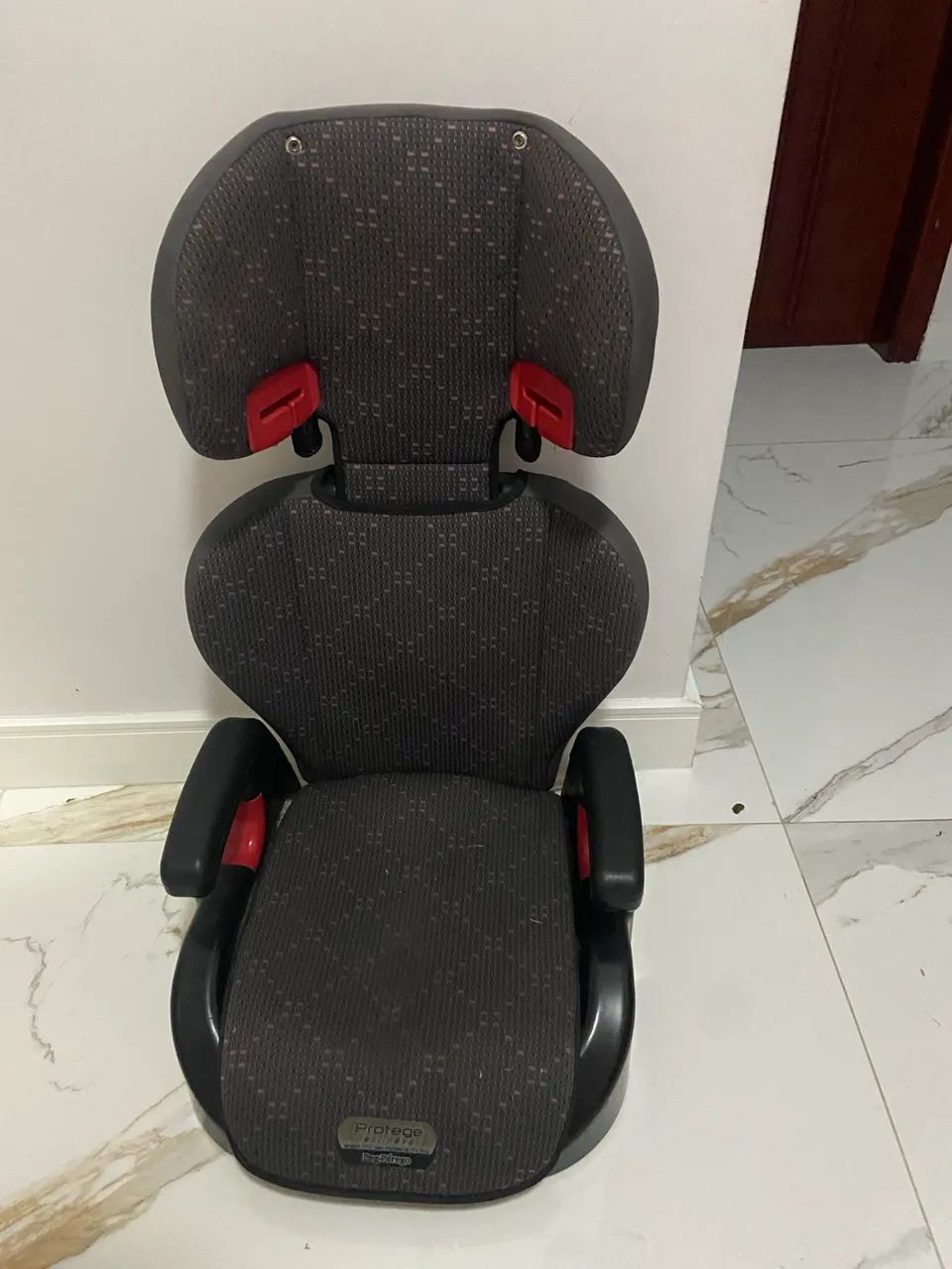 Assento com encosto Protege reclinável 