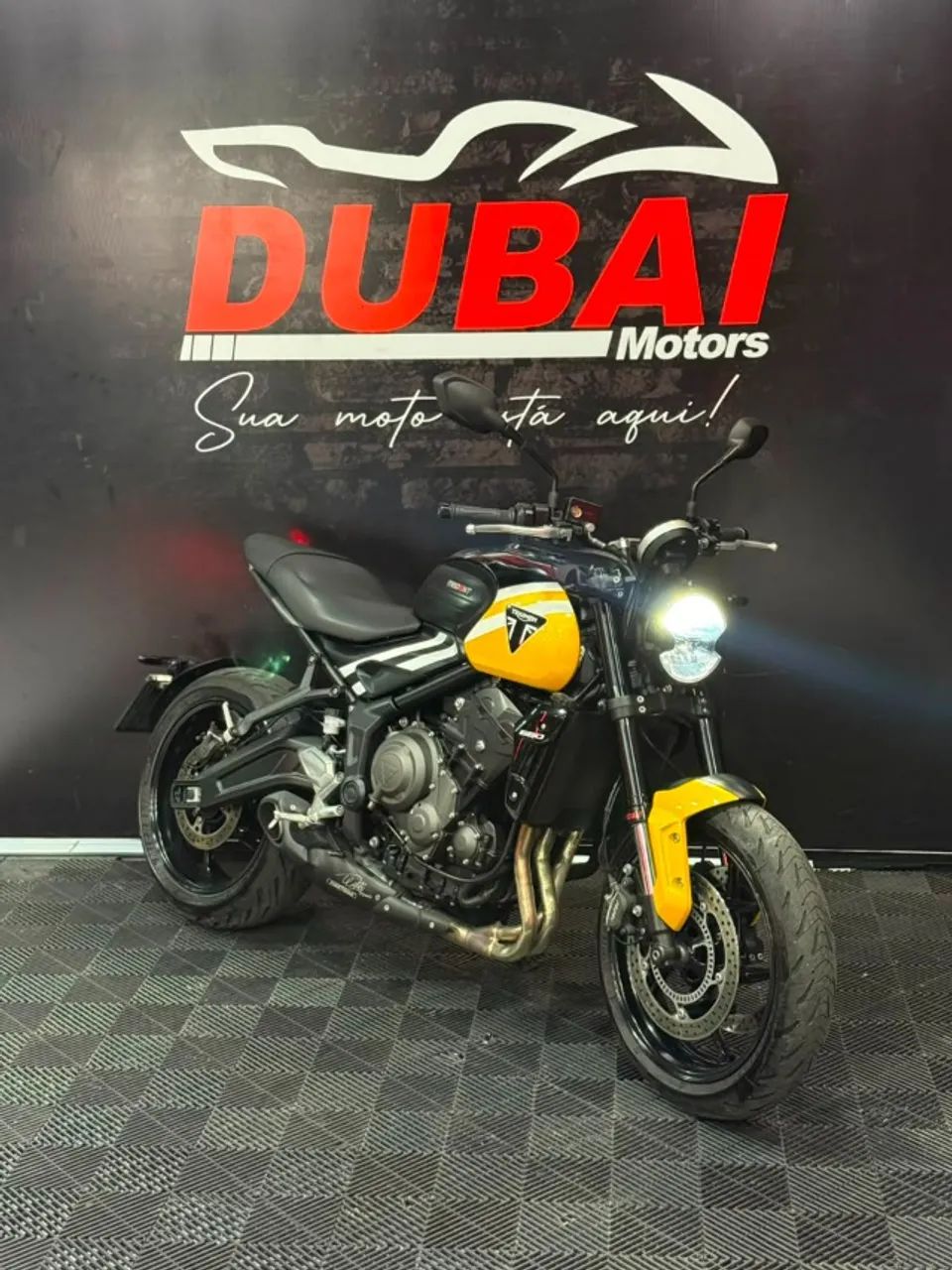 TRIUMPH TRIDENT 660 2025 