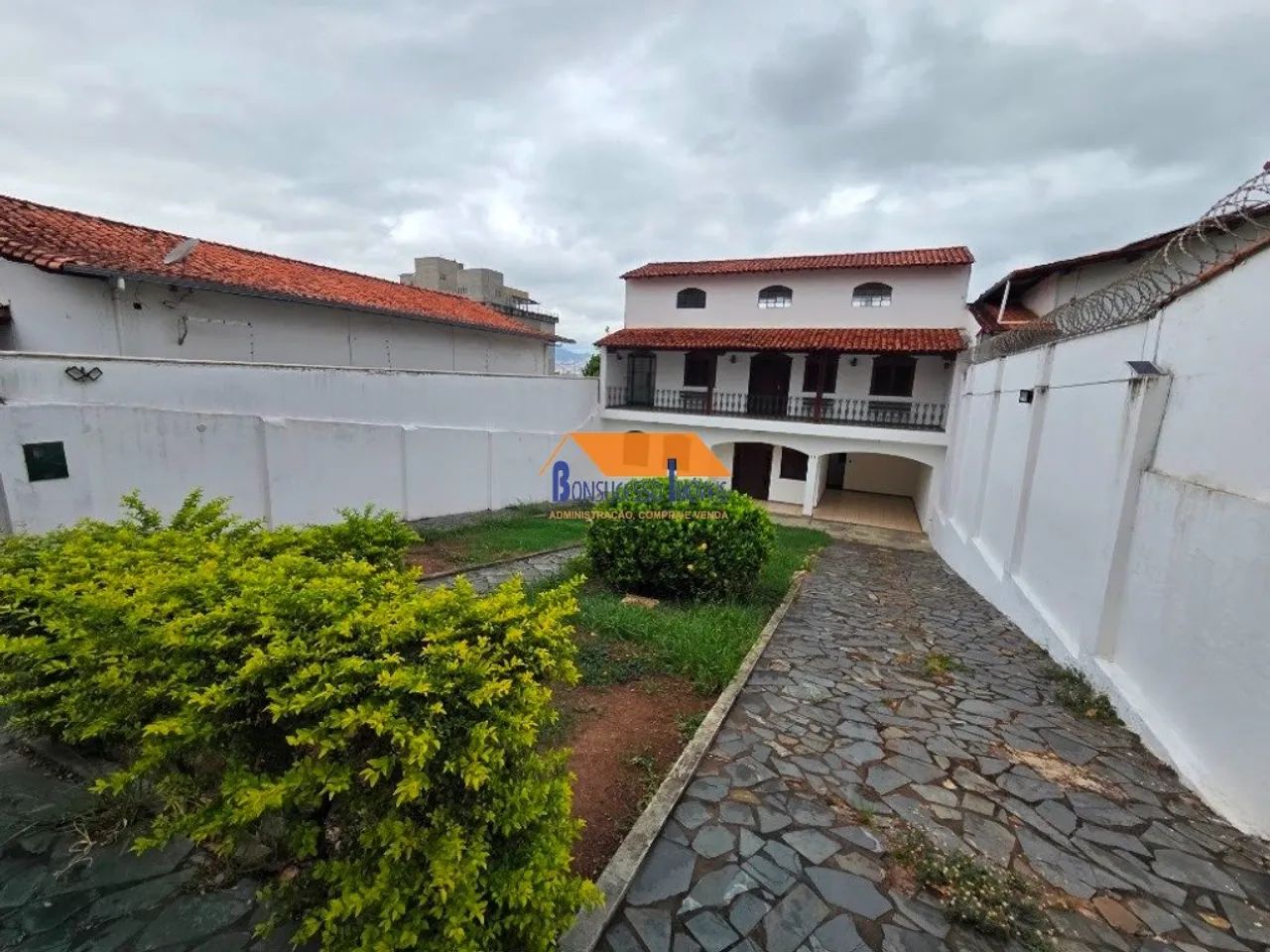 casa de 5 quartos, bairro Caiçaras em belo Horizonte