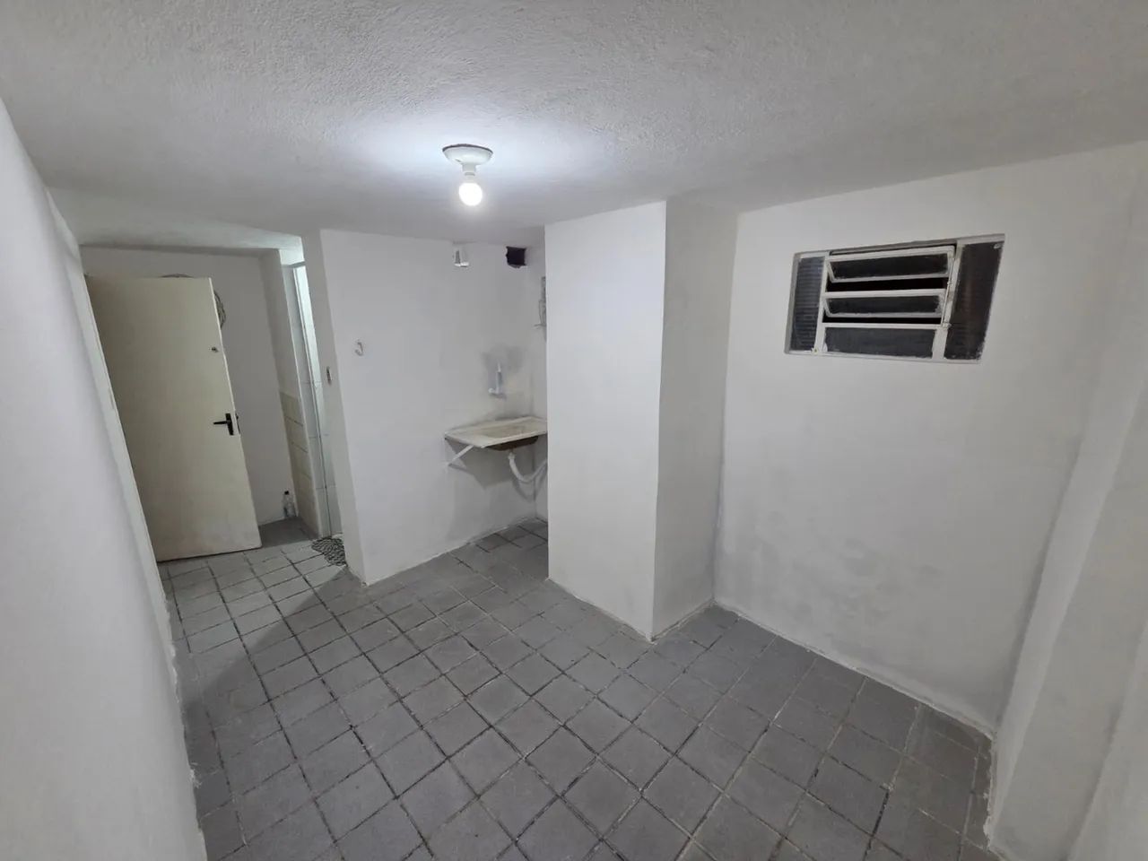 Aluguel de quarto com banheiro