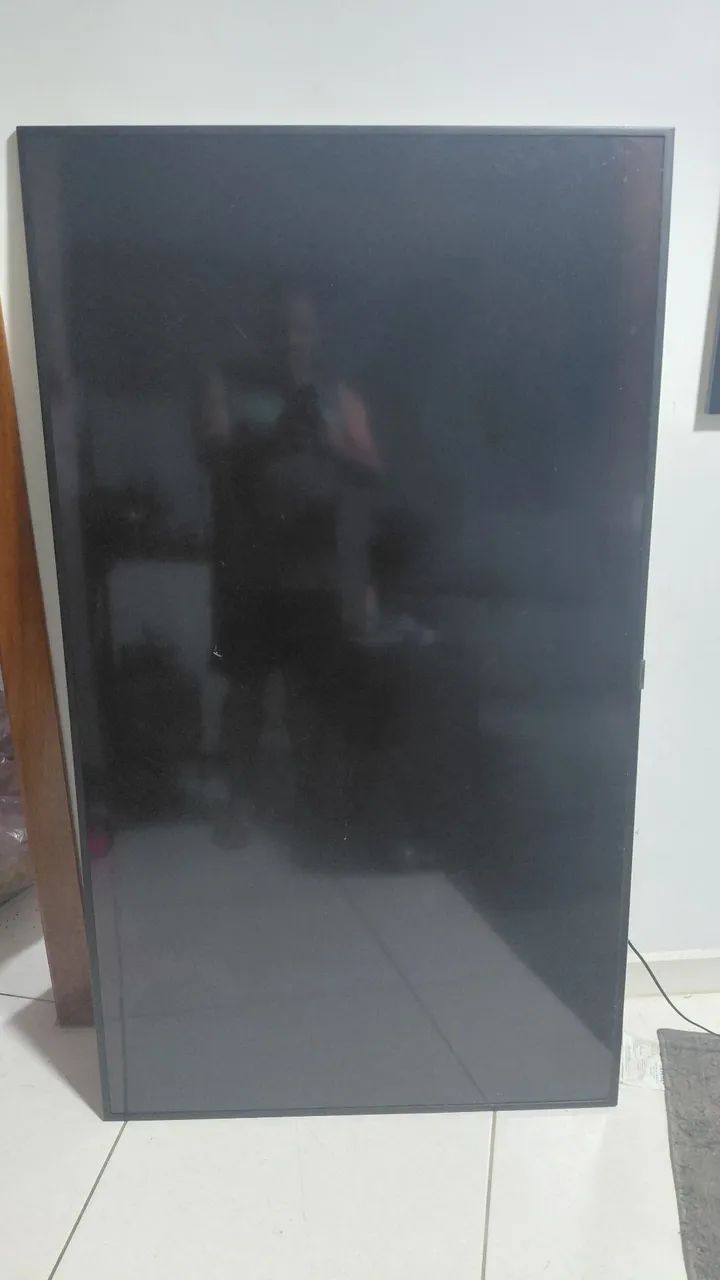 TV com a tela quebrada 