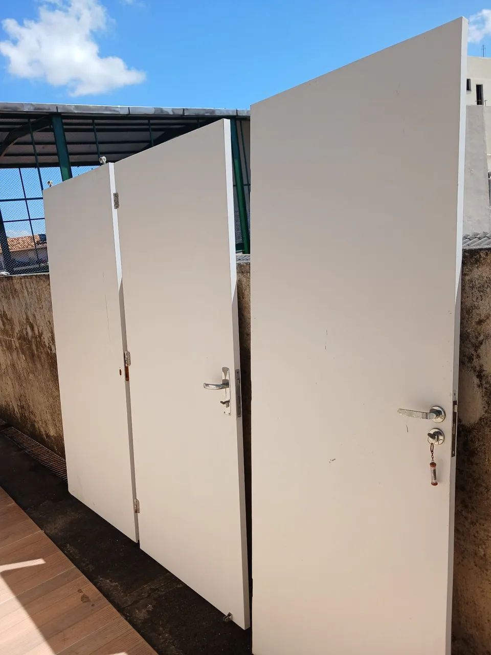 Portas de madeira MDF resistente a água perfeito estado  - Foto 4