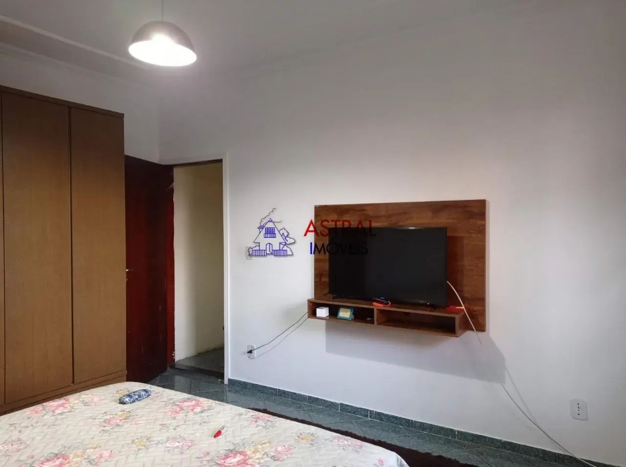 Sobrado com Ponto comercial/Loja/Box para venda tem 243,65 m², com 3 quartos - Foto 2