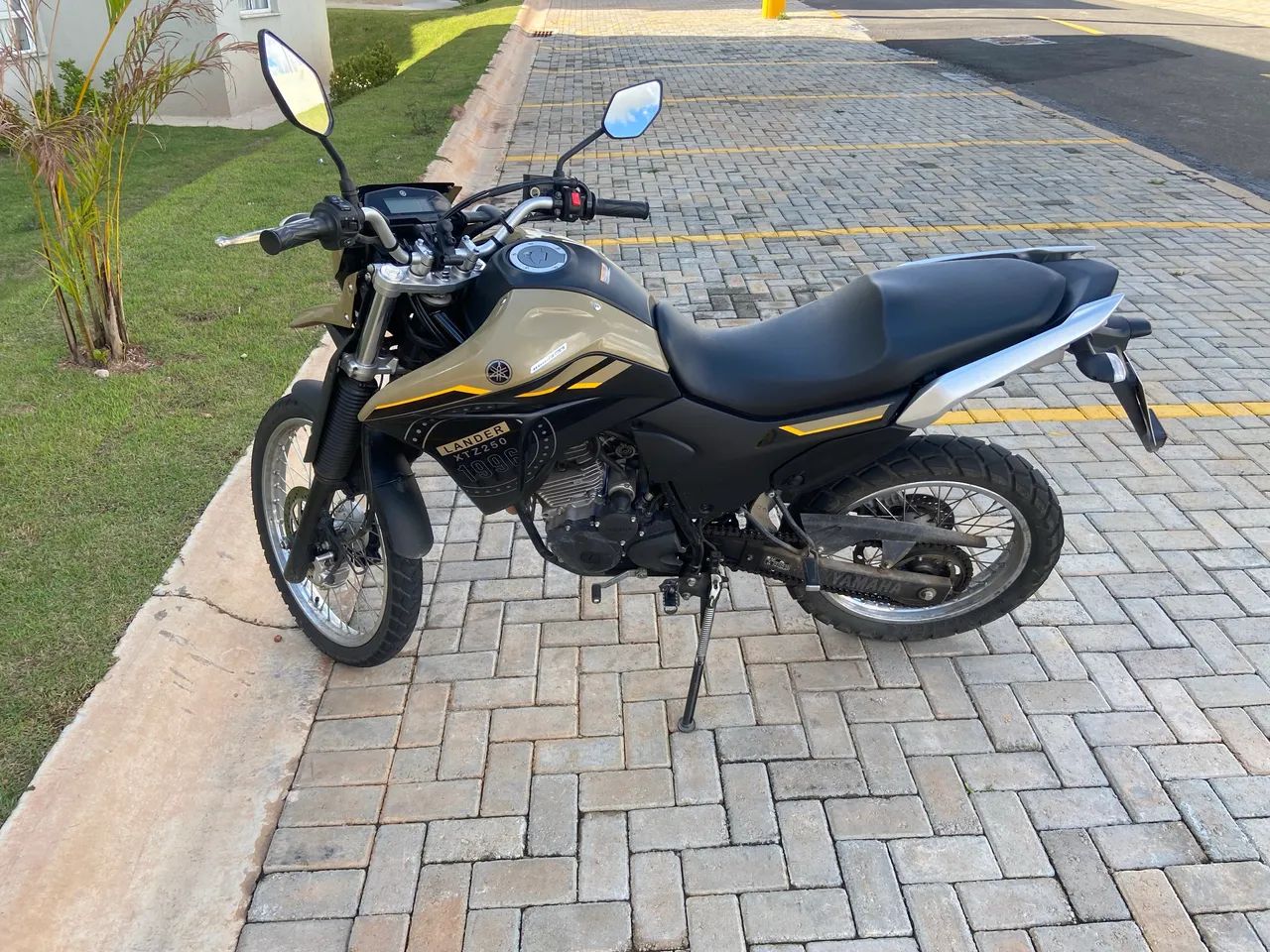 Lander 250  - Foto 2
