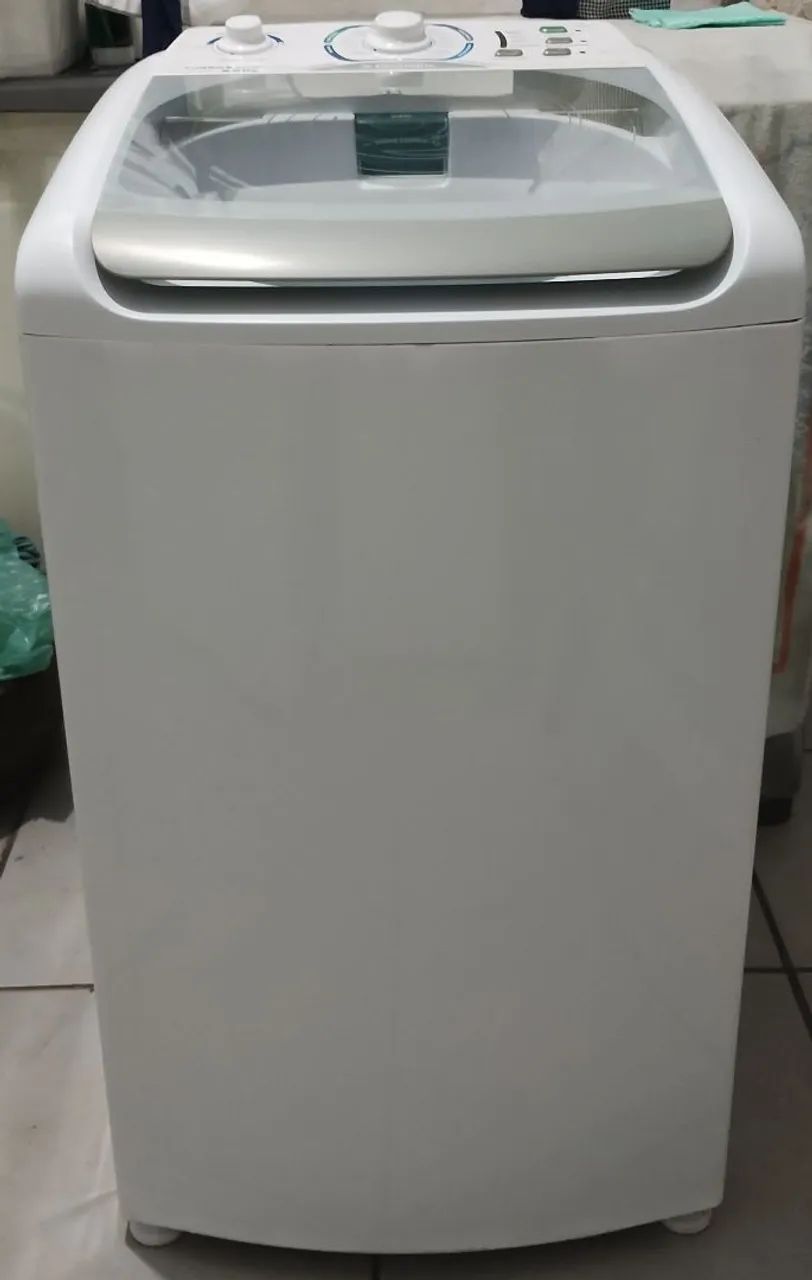 VENDO UMA MÁQUINA DE LAVA ELECTROLUX DE 8 KILOS SEMI-NOVA 