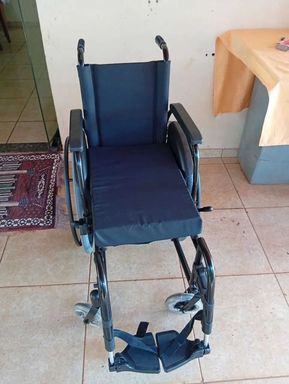 Cadeira de Rodas Desmontável  - Foto 2