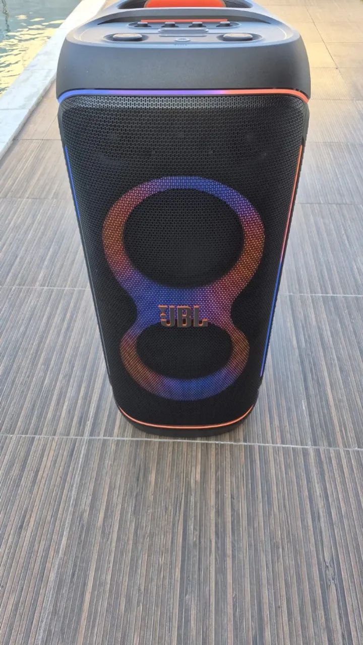 caixa jbl 720 e microfones jbl