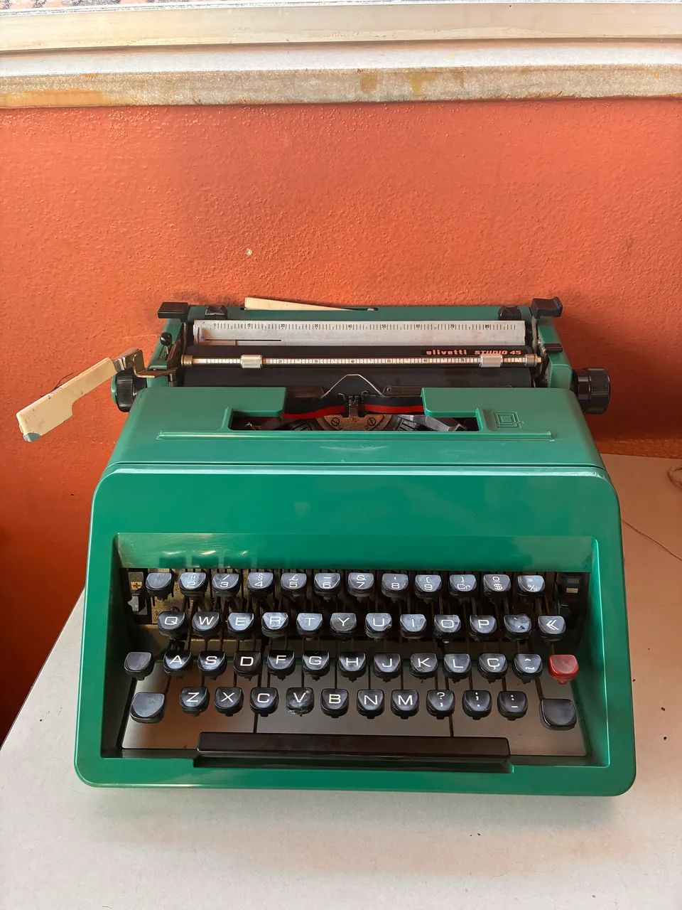 Máquina de escrever Olivetti Studio 45 