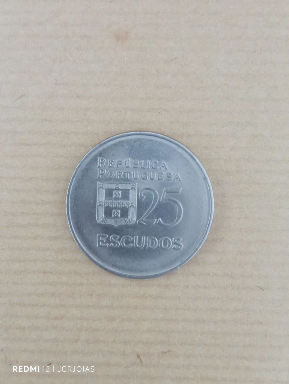 Moeda portuguesa 25 escudos 1980 - Foto 2