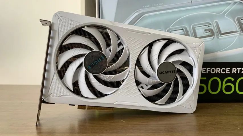 RTX 5060 8GB GIGABYTE EAGLE WHITE - Foto 2