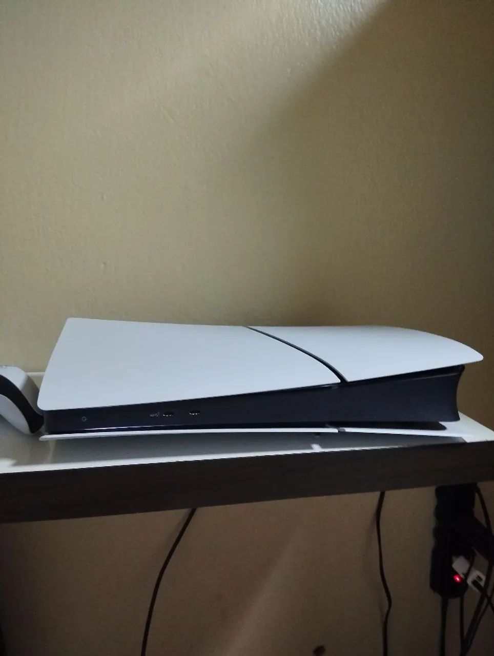 PS5 SLIM 825GB- Usado apenas 1 mês 
