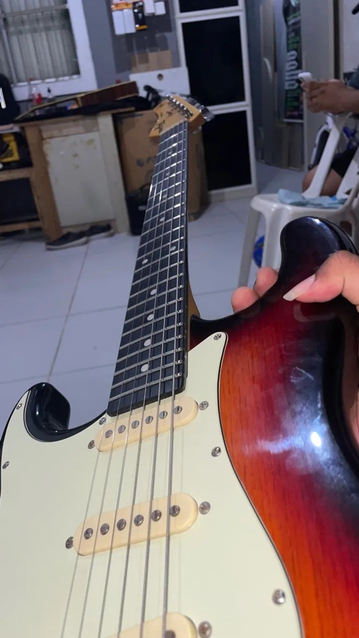 Guitarra Stratocaster CANHOTA - Foto 4