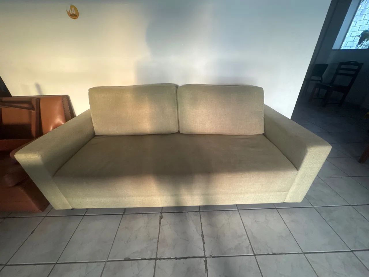 Sofá 3 Lugares 2 Metros Bege - Ótimo Estado - Foto 2
