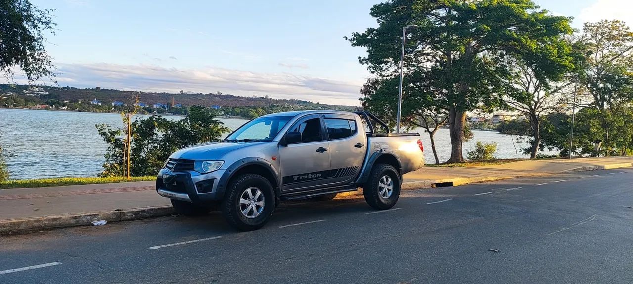 Mitsubishi L200 L200 Triton GLS 3.2 CD TB Int.Diesel Mec 2012