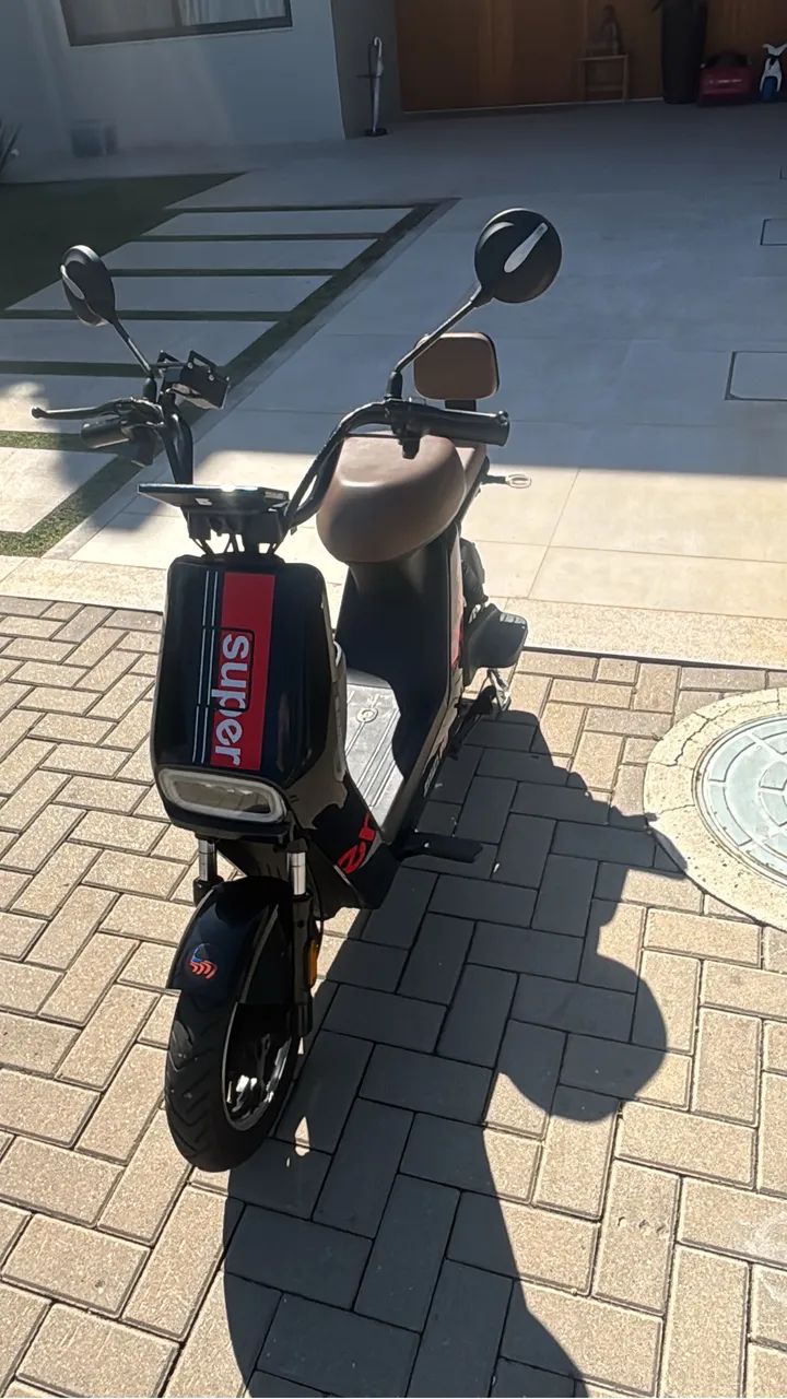 Moto/ bicicleta elétrica SUPER. Novíssima  - Foto 2