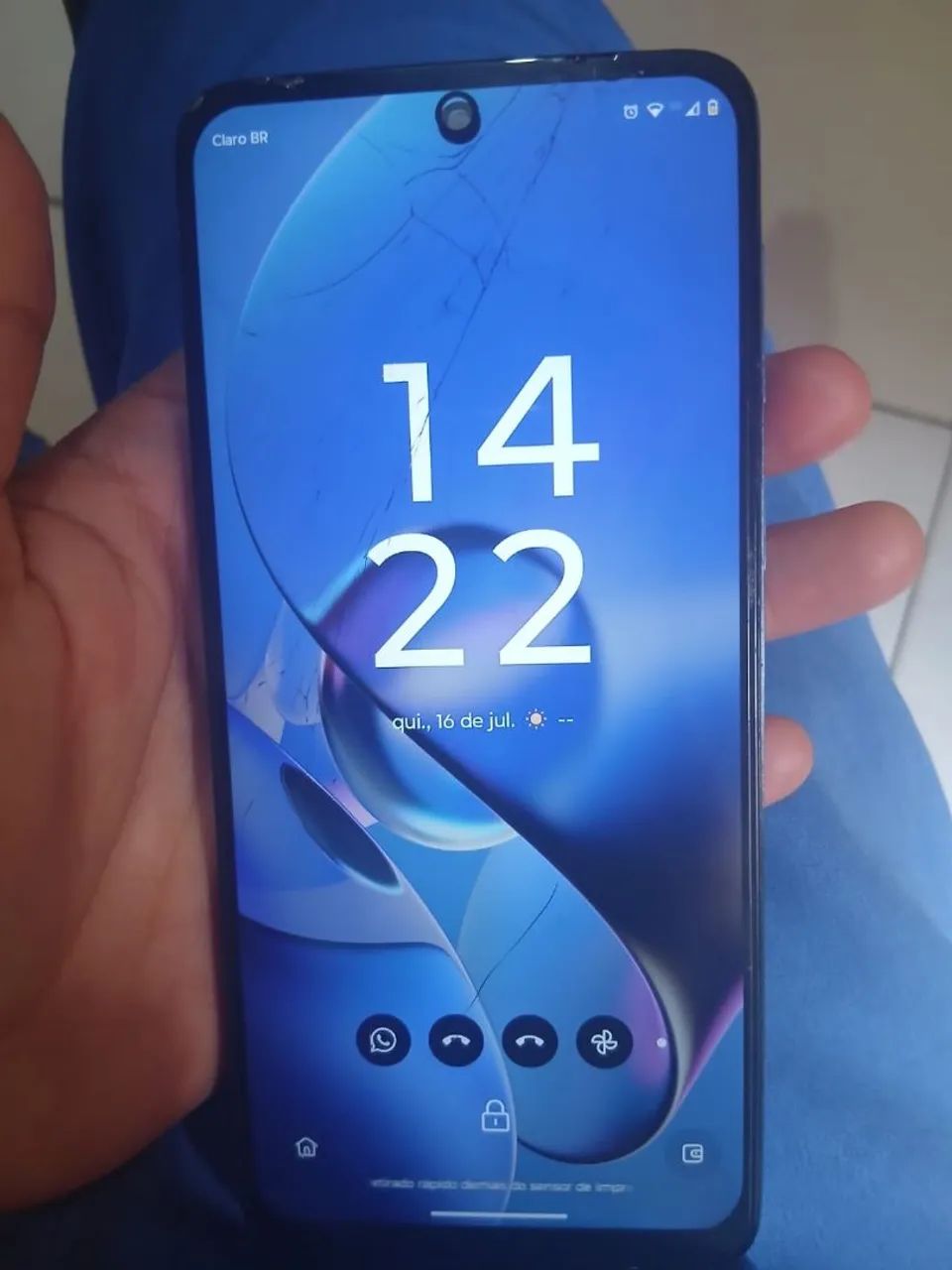 Celular moto G54 trincado mais pegado perfeitamente.  - Foto 3
