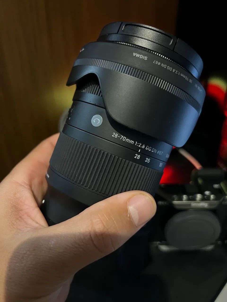 Lente sigma 28-70 SONY contemporânea Full Frame ZERADA + filtro  - Foto 2