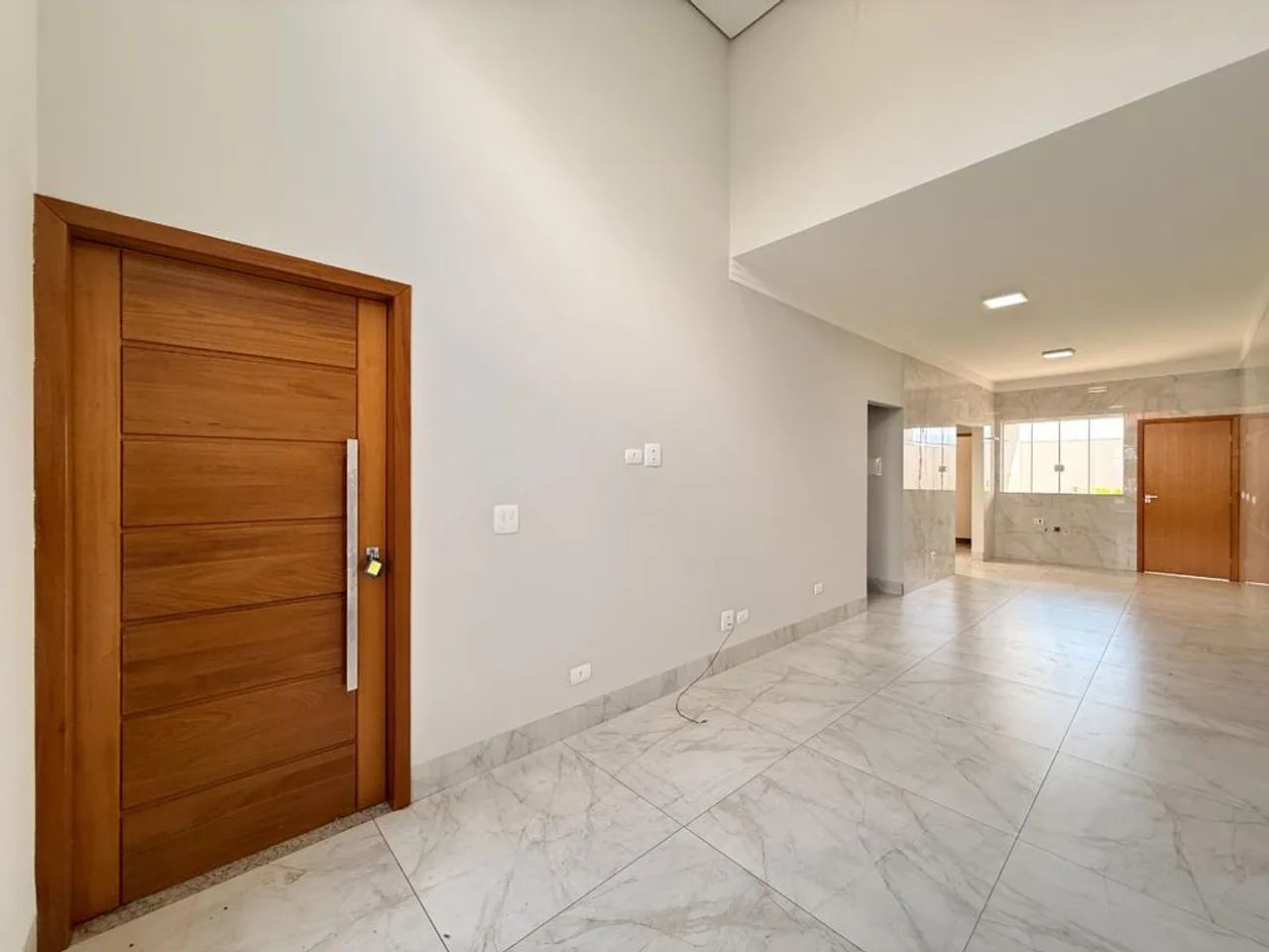 Casa para alugar em Maringá, Jardim Vitória, com 3 quartos, com 99 m² - Foto 5
