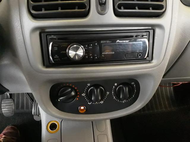 RENAULT CLIO HATCH AUTHEN.1.0 16v(Hi-Flex) 4p 2008 - Foto 13