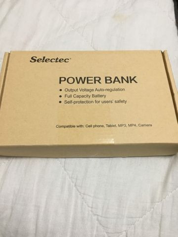 PowerBank (bateria auxiliar) para celular e notebook na caixa - marca SELECTEC 24000mA