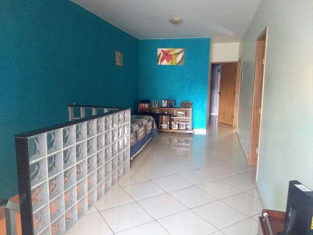 QS 16, 03 suítes, 04 salas, cozinha planejada, garagem pra 04 carros - Foto 9