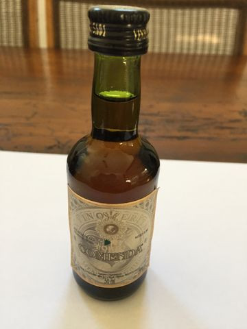 Mini Garrafinha de Bebida Vinho - Foto 2