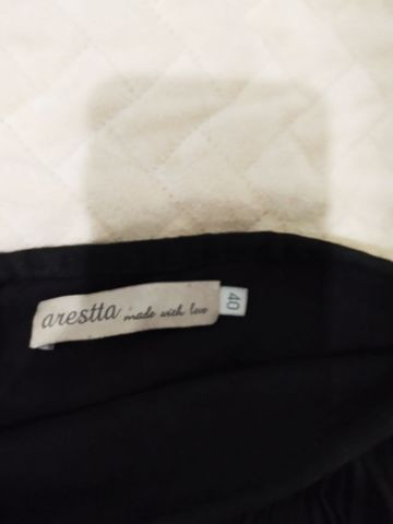 Saia linda da grife Arestta Tam 40 pequeno (veste 38) - Foto 5