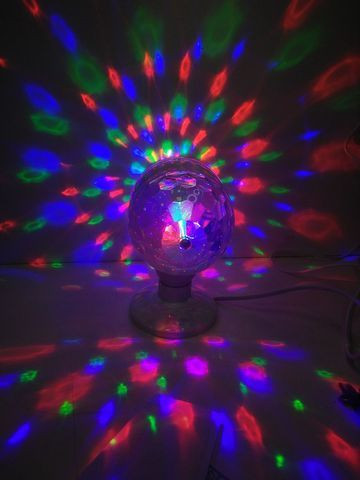 Lâmpada Led Giratória RGB Colorido Festa Bola Maluca Bivolt