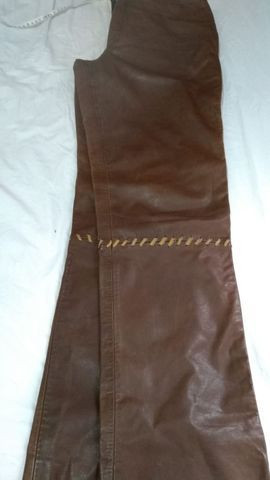 Calça de couro +os acessórios veste 42/44 - Foto 2