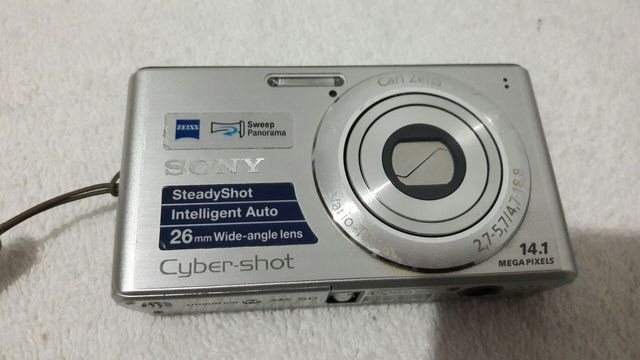 Vendo Câmera digital Sony Cyber-Shot (Completa)