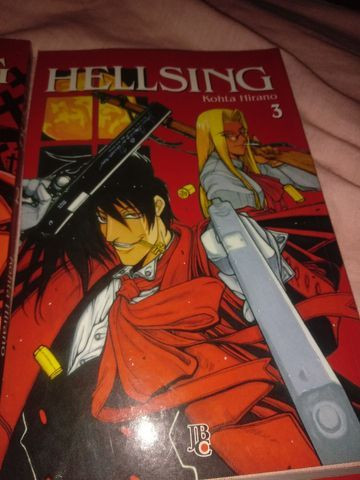 Mangá Hellsing do volume 1 ao 5 - Foto 4