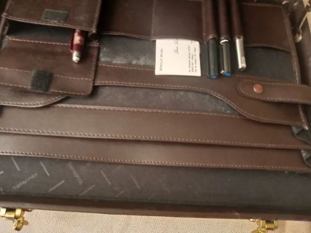 Vendo pastas de couros usadas  - Foto 2