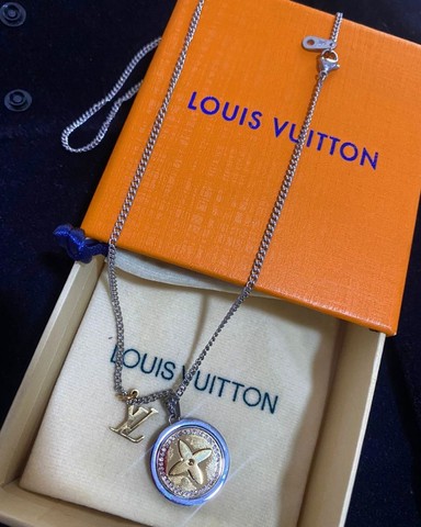 Cordão Louis vuitton Pingente dois lados - Acessórios - Santa Cruz