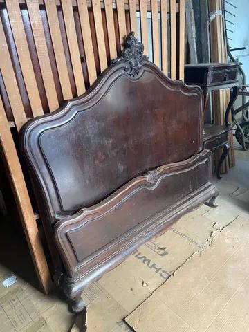 Cama Estilo Chipandelle Em Imbuia - Foto 2