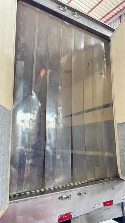 Caminhão Baú Frigorífico em Ótimo Estado - Foto 4