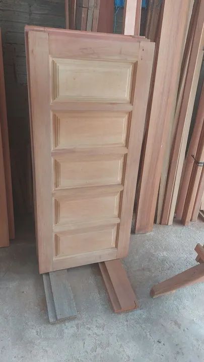 Portas de madeira maciça - novas - Foto 3