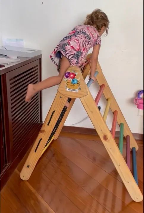 Triangulo Pikler com rampa e escalada - Foto 4