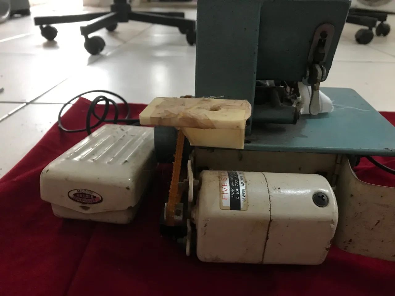 Máquina de costura Overloque usada - Foto 2