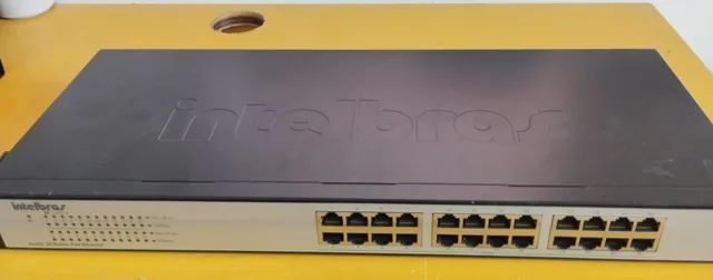 Switch INTELBRAS SF 2400 R - fast ethernet - 24P -