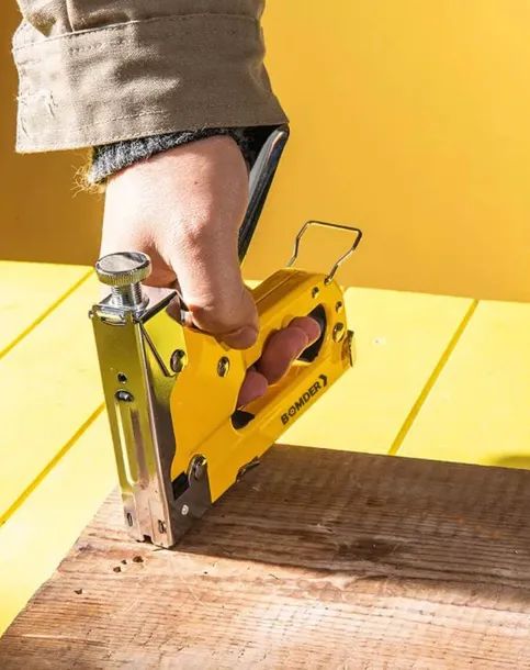 Grampeador Tapeceiro Profissional Bomder BOM-1502 - Foto 2