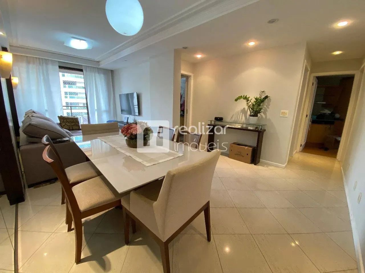 Apartamento 3 quartos 1 suite e vaga de garagem próximo ao Beira Mar Shopping, Florianópol