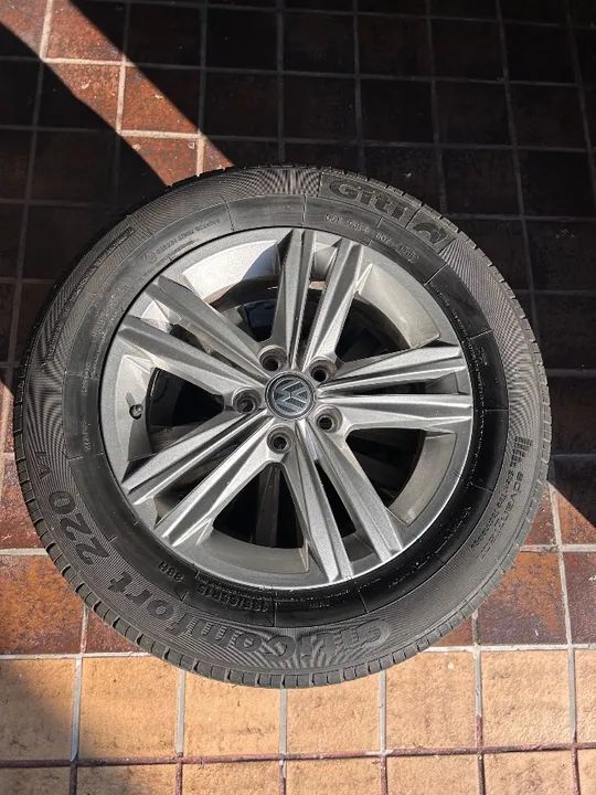 VW: rodas de liga leve (alumínio) com pneus aro 15 - Polo, Nivus, Virtus, Spacefox, etc